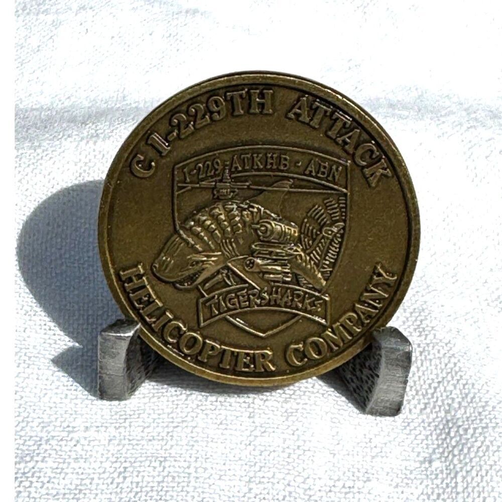 Challenge Coin For God For Country & "Blue Max" C1 229th Attack Helicopter Co - Picture 5 of 5